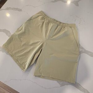 Lululemon Athletica Men's Green Athletic Shorts